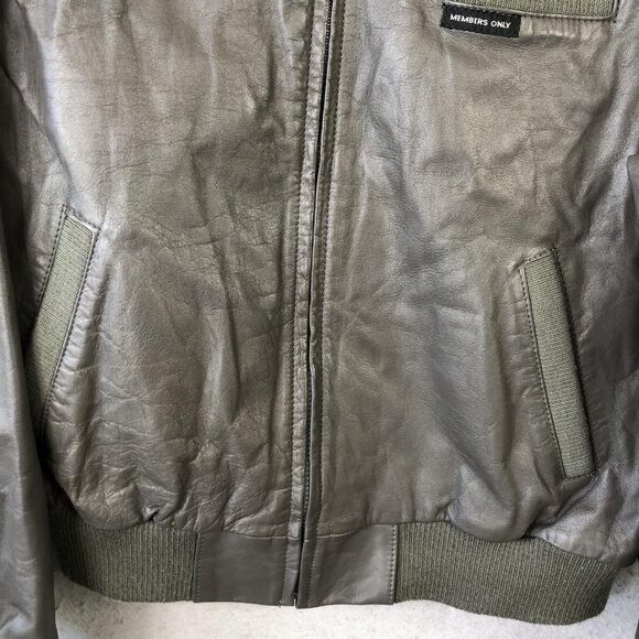 Vintage Members Only Jacket Mens 46 Gray Leather Bomber Moto Epaulets 80s - Picture 10 of 16